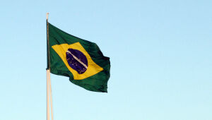 PMI industrial brasileiro alcança o nível mais alto em 20 meses