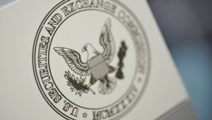 Presidente da SEC alerta sobre riscos de investimentos com criptomoedas 