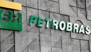 Petrobras (PETR3)(PETR4) diz que não existe qualquer decisão tomada em relação à Braskem (BRKM5)