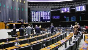 Parlamentares decidem votar PL sobre fundos offshore na próxima terça-feira (17)