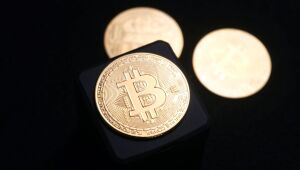 Criptomoedas: Bitcoin (BTC) aos US$ 37,3 mil, com queda de 0,8%