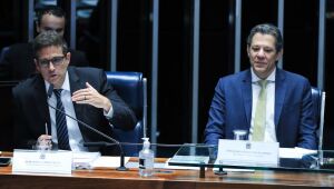 Gleisi, Haddad, Lira e ex-ministros de Bolsonaro: como políticos reagiram à queda da Selic a 13,25%?