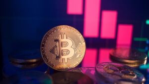 Criptomoedas: Bitcoin (BTC) avança, aos US$ 44 mil; Ethereum (ETH) sobe 2,29%
