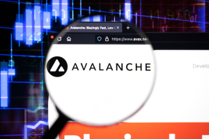 A Avalanche (AVAX) desafia as expectativas, superando o Dogecoin e conquistando o 9º lugar no mercado de criptomoedas