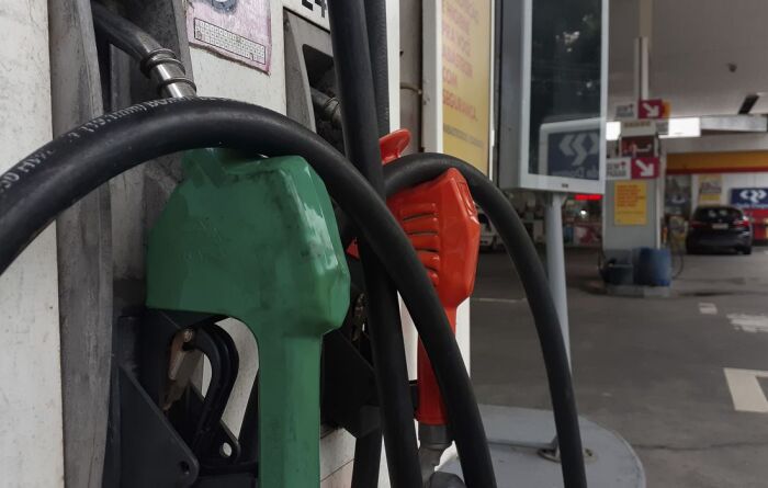 Preço da gasolina chega a R$ 7,27, o mais alto já registrado pela ANP