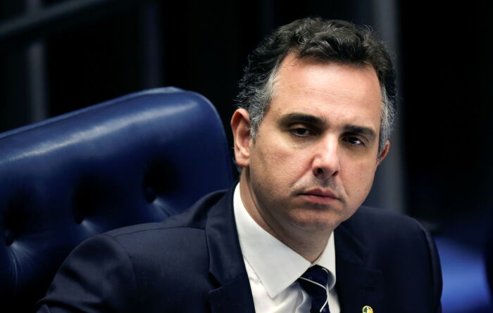 Presidente do Senado quer mediar reunião entre estados e Petrobras