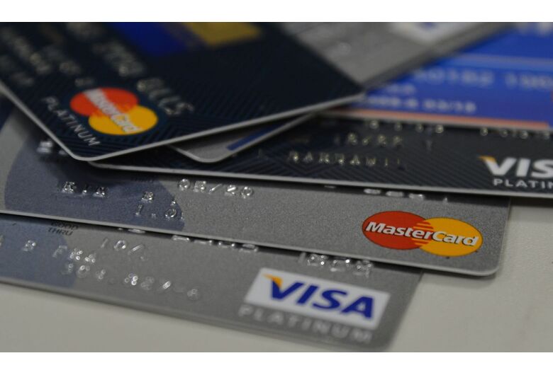 Dicas essenciais para ganhar dinheiro com o cartão de crédito