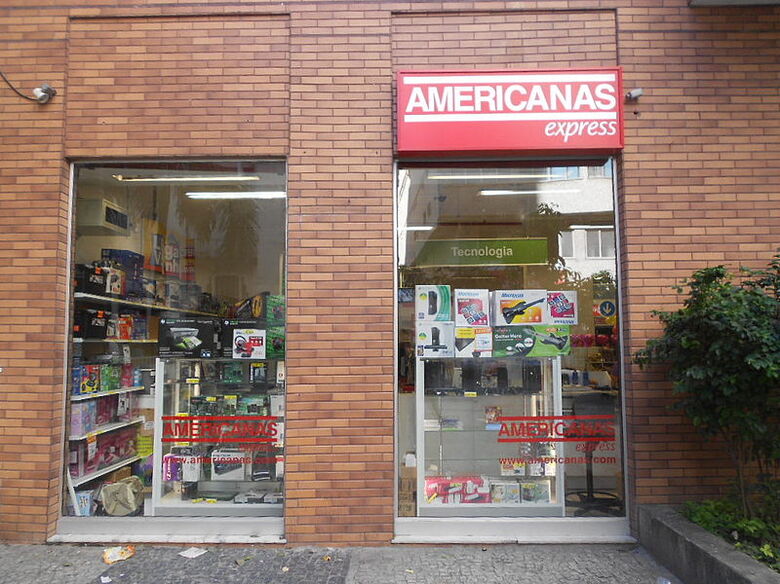 Filial da Lojas Americanas situado na Rua Riachuelo, na Lapa, Rio de Janeiro, Brasil.
