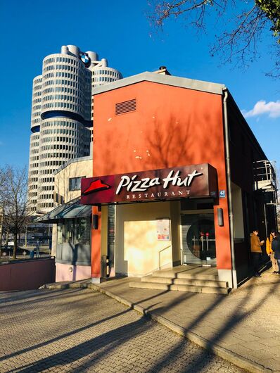  Pizza Hut, marca controlada por IMC