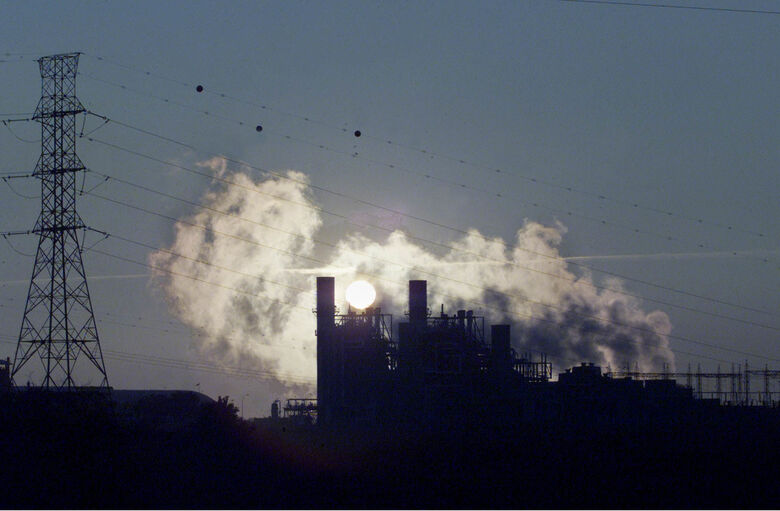 Vista de usina termelétrica em Uruguaiana (RS) 18/05/2001 REUTERS/Paulo Whitaker