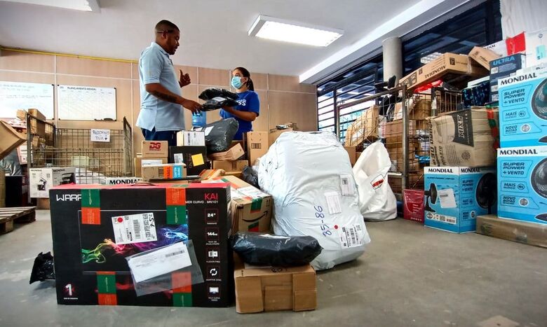 A coleta de dados em campo e, posteriormente, a entrega de encomendas aos moradores, estão a cargo da Favela Brasil Xpress