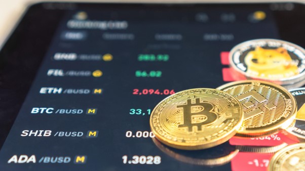 Bitcoin enfrenta volatilidade abaixo de US$ 43 mil após eventos de ETF, enquanto InQubeta atinge pré-venda de US$ 10 milhões